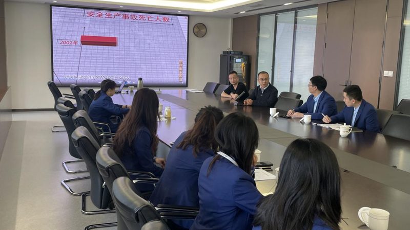 建造师网课短期冲刺班作为一种高效的学习方式，具有以下特点：