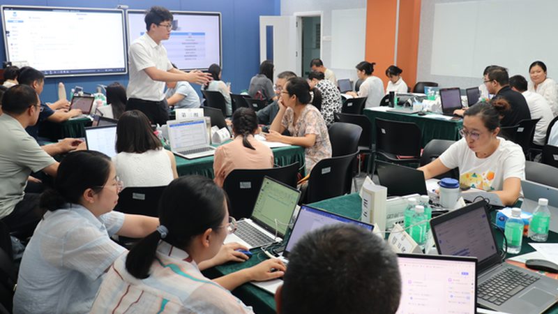 心理咨询师培训：零基础入门，如何选择合适机构？**