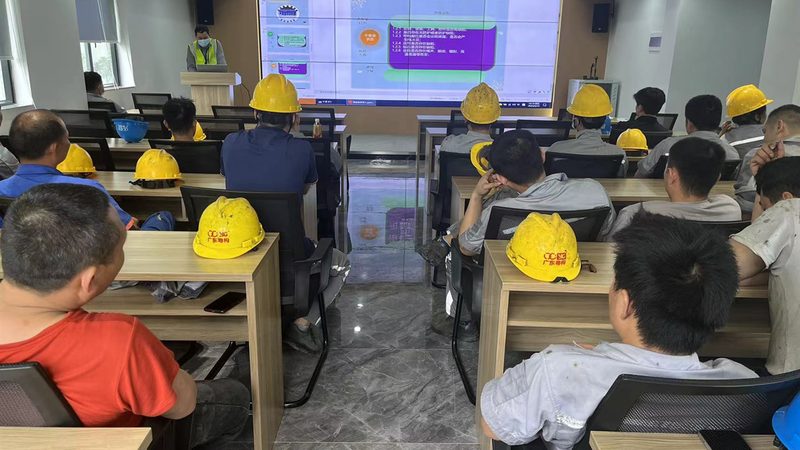 网课服务器托管的价格受多种因素影响，以下列举几个关键因素：
